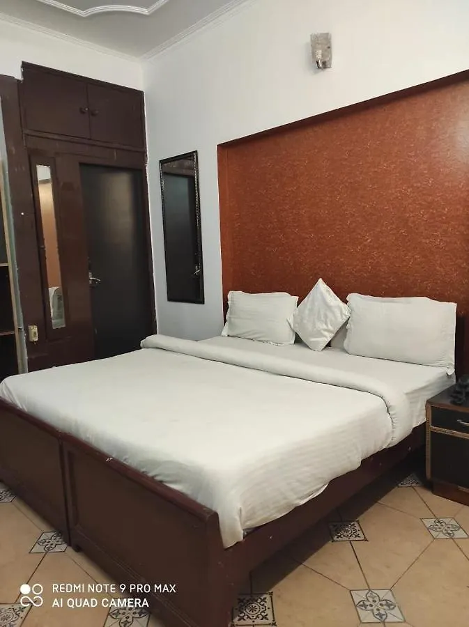 Ashu Villa Guest House Delhi