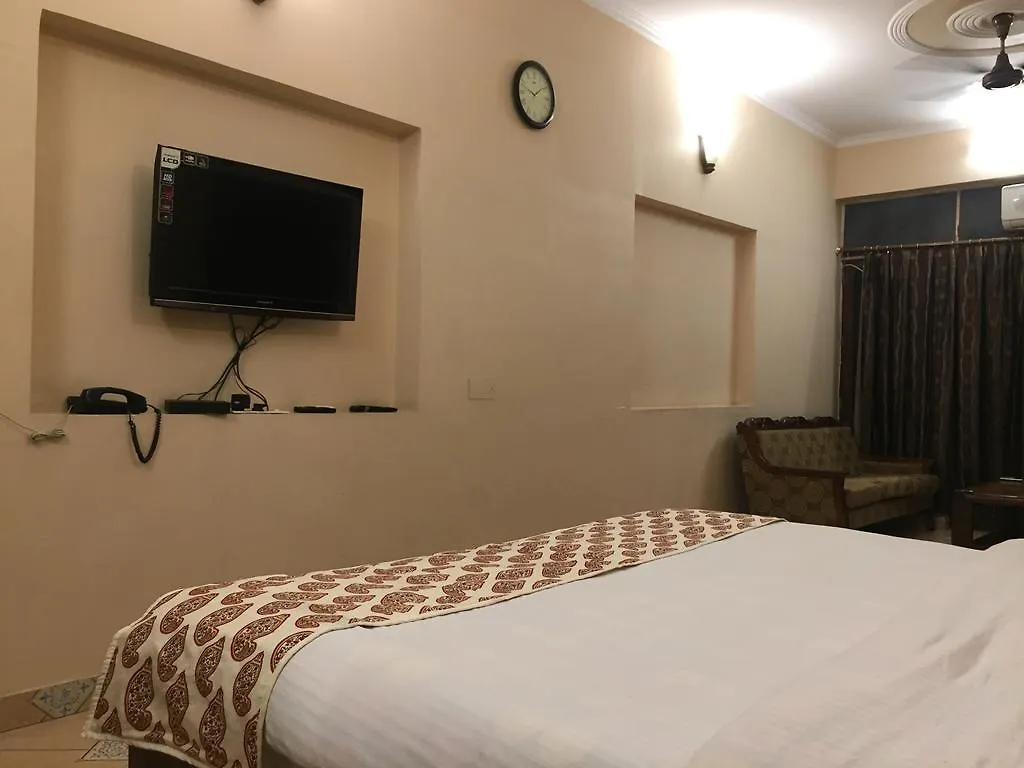 Ashu Villa Guest House Delhi