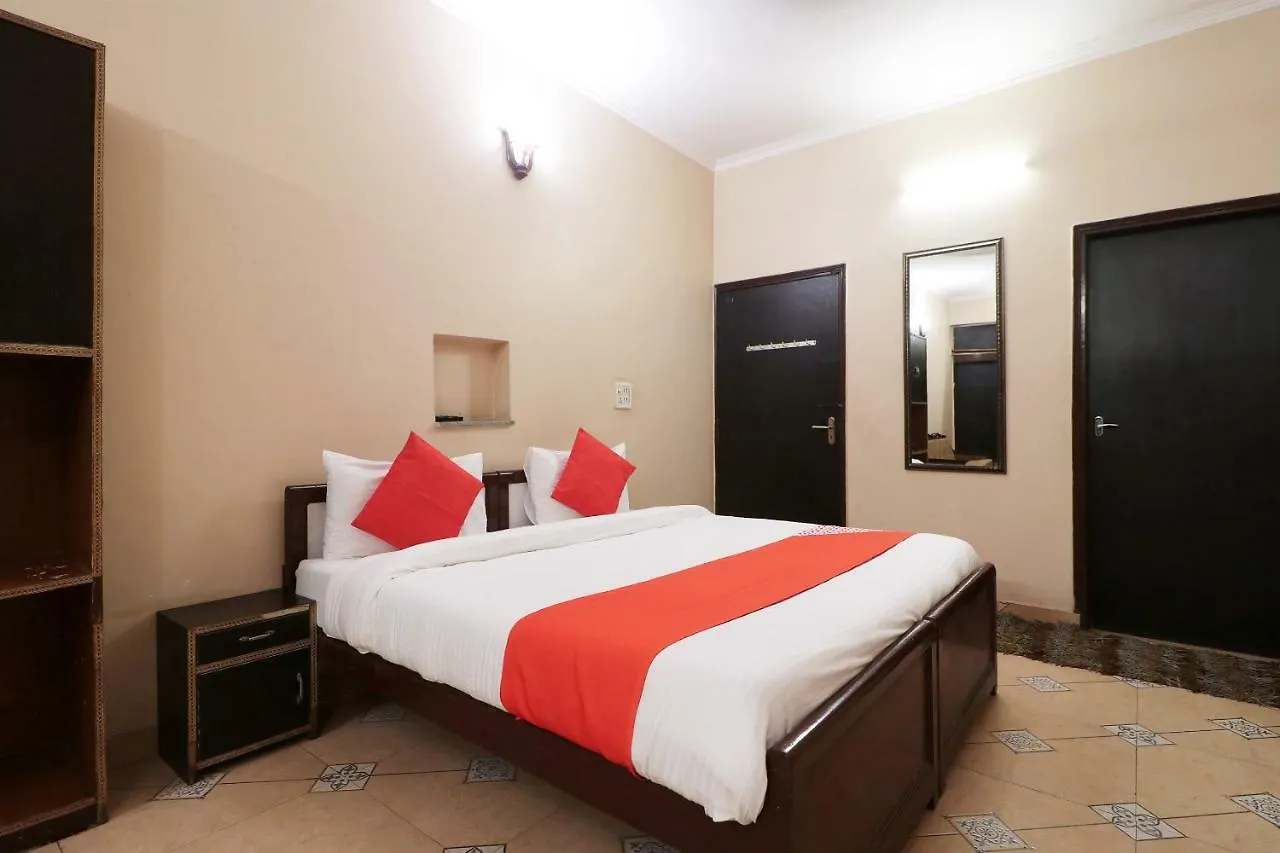 ***  Ashu Villa Guest House Delhi  India